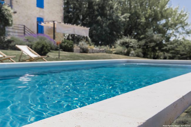 piscine-9X4-margelle-pierre
